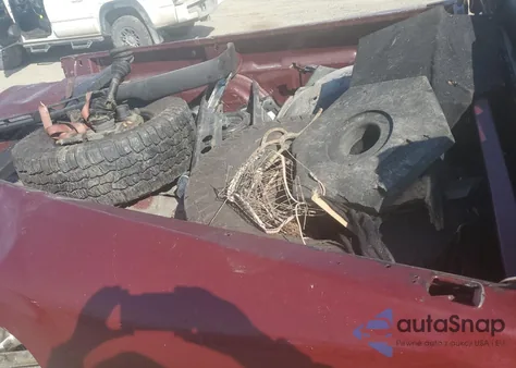 2001 Chevrolet Silverado K2500 Heavy Duty z USA, uszkodzony, nr VIN 1GCHK29121E318176